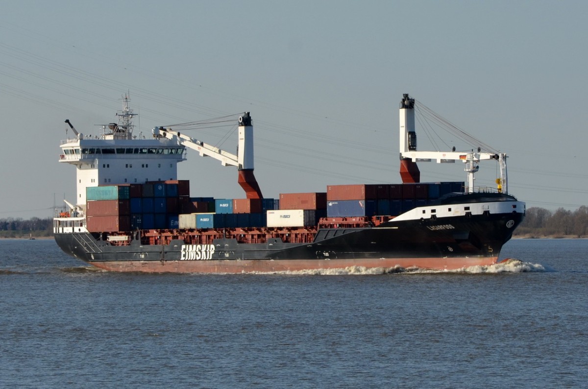 LAGARFOSS  Feederschiff   IMO 9641314 , Baujahr  2014 , Lühe  06.04.2015  , 141 x 23m
TEU 875
