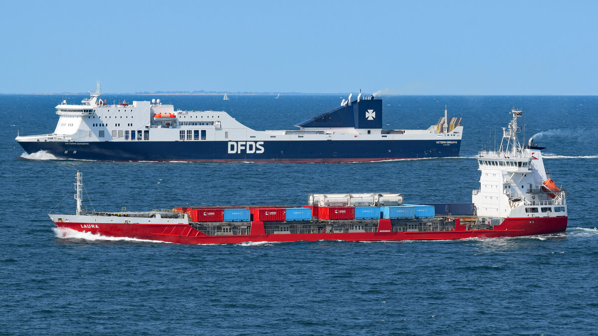 LAURA (IMO  9126223) ind VICTORIA SEWAYS (IMO 9350721) am 17.07.2021 in der Ostsee unweit Kiel