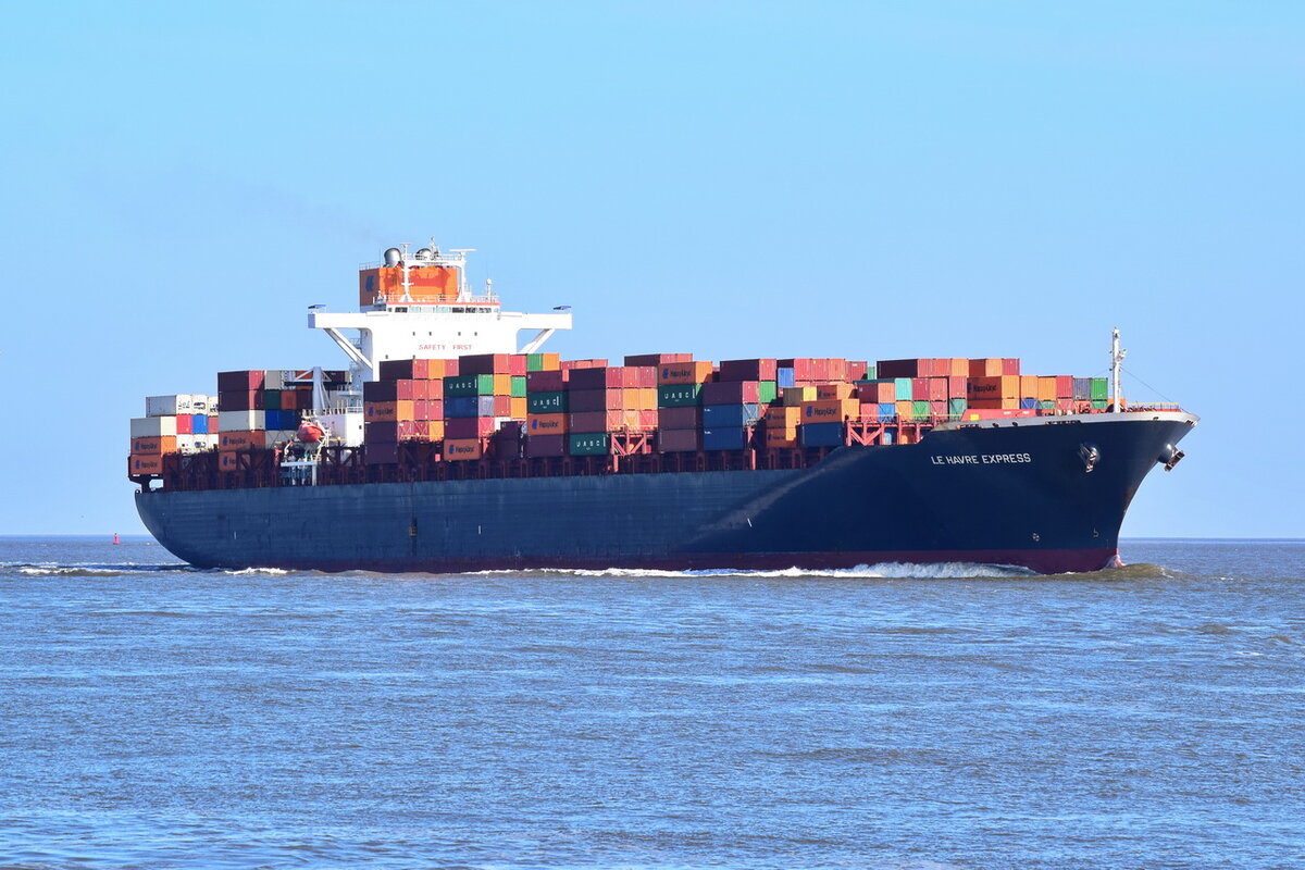 LE HAVRE EXPRESS , Containerschiff , IMO 9332872  , 293.18 x 40 m , Baujahr 2009 , 6350 TEU , 21.04.2022  , Cuxhaven
