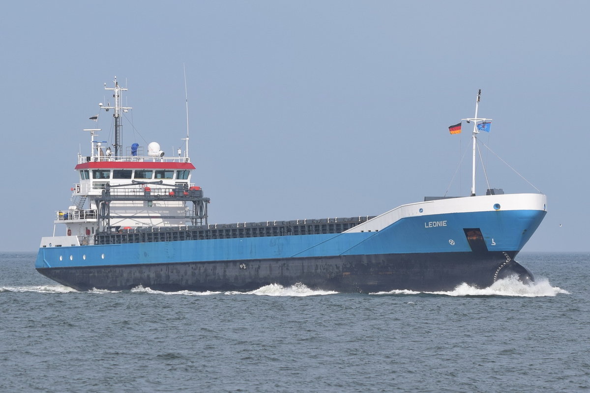 LEONIE , General Cargo , IMO 9331361 , Baujahr 2007 , 89.99m × 12.5m ,  am 06.09.2018 bei der Alten Liebe Cuxhaven 
 