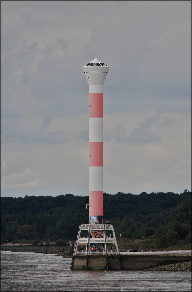 Leuchtturm an der Elbe in Blankenese, aufgenommen am 21.09.2013.