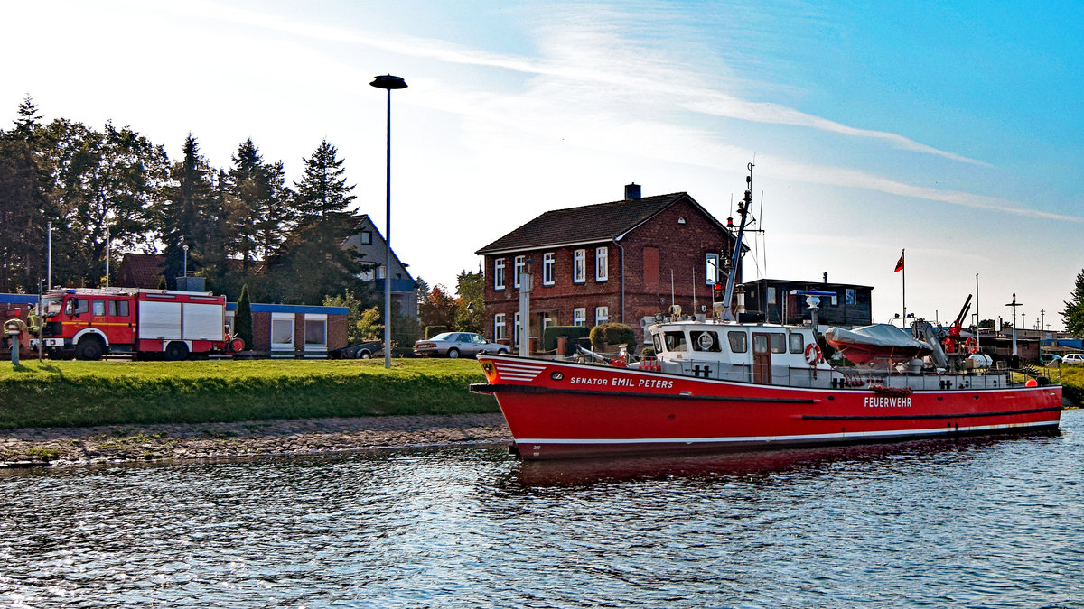 Löschboot SENATOR EMIL PETERS am 6.10.2018 in Lübeck-Schlutup