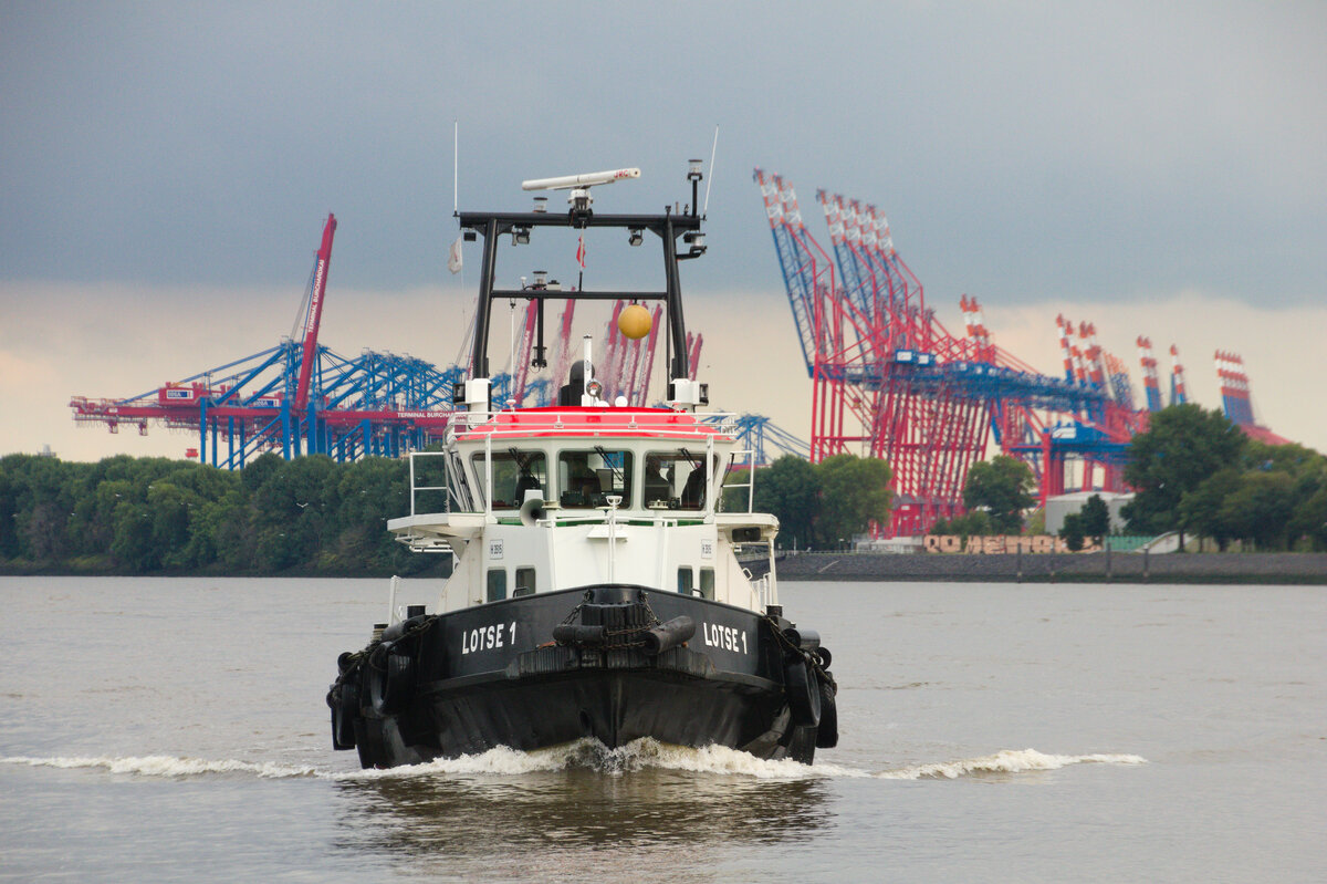 Lotsenboot auf der Elbe im Haburger Hafen am 12.09.2021. 