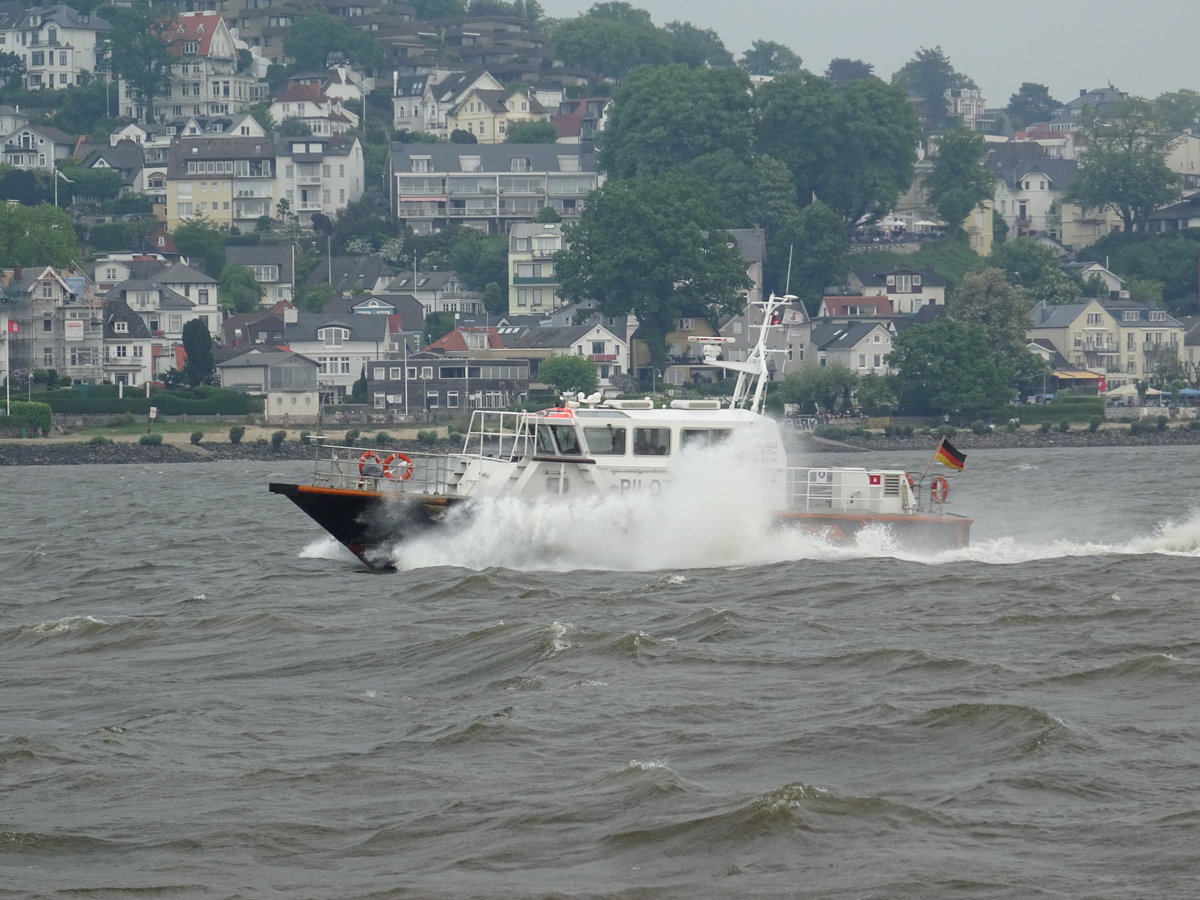 Lotsenboot Lotse 4 vor Blankenese 10.05.18