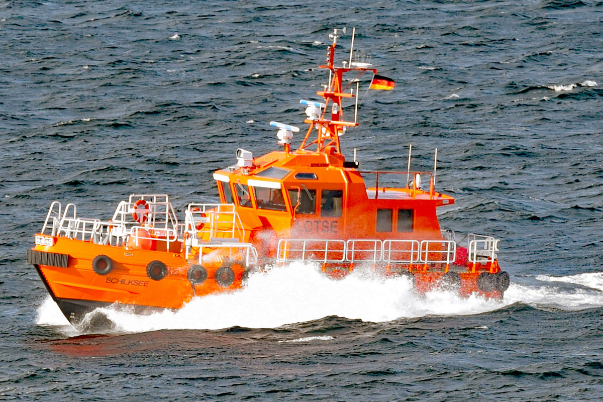 Lotsenversetzboot SCHILKSEE am 03.10.2017 in der Ostsee vor Kiel