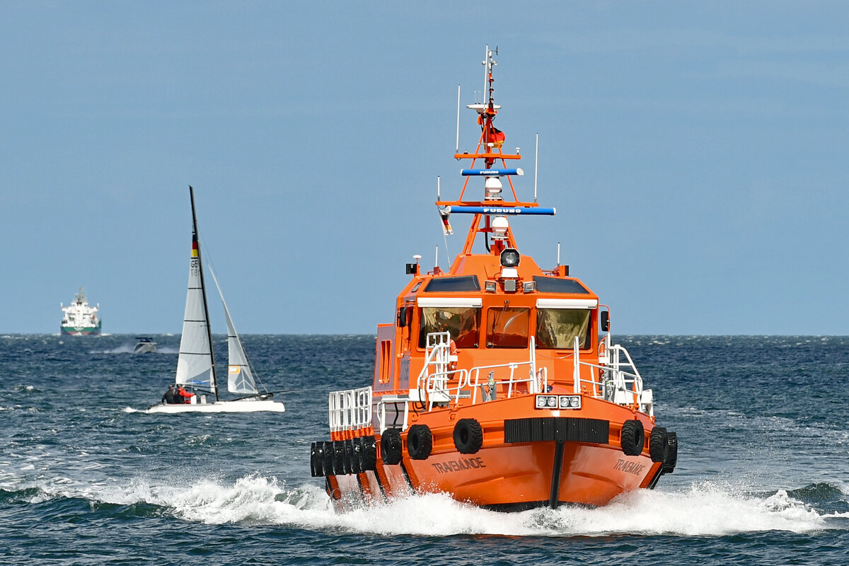 Lotsenversetzboot TRAVEMÜNDE am 26.05.2022 in der Ostsee vor Lübeck-Travemünde