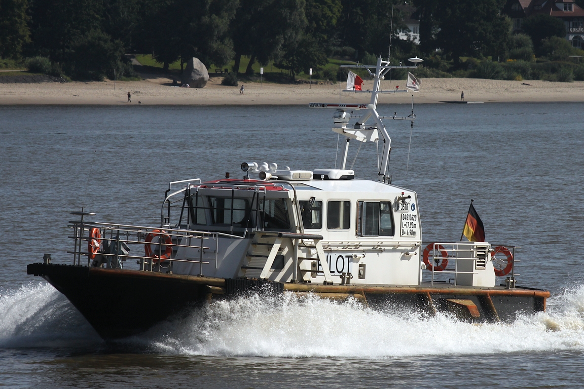 Lotsenversetzer LOTSE 4 (ENI 04810620); Eigner/Betreiber: Lotsendienst Hamburg; Datum: 13.08.2025; Aufnahmeort: Elbe/Hafen Hamburg, Deutschland.