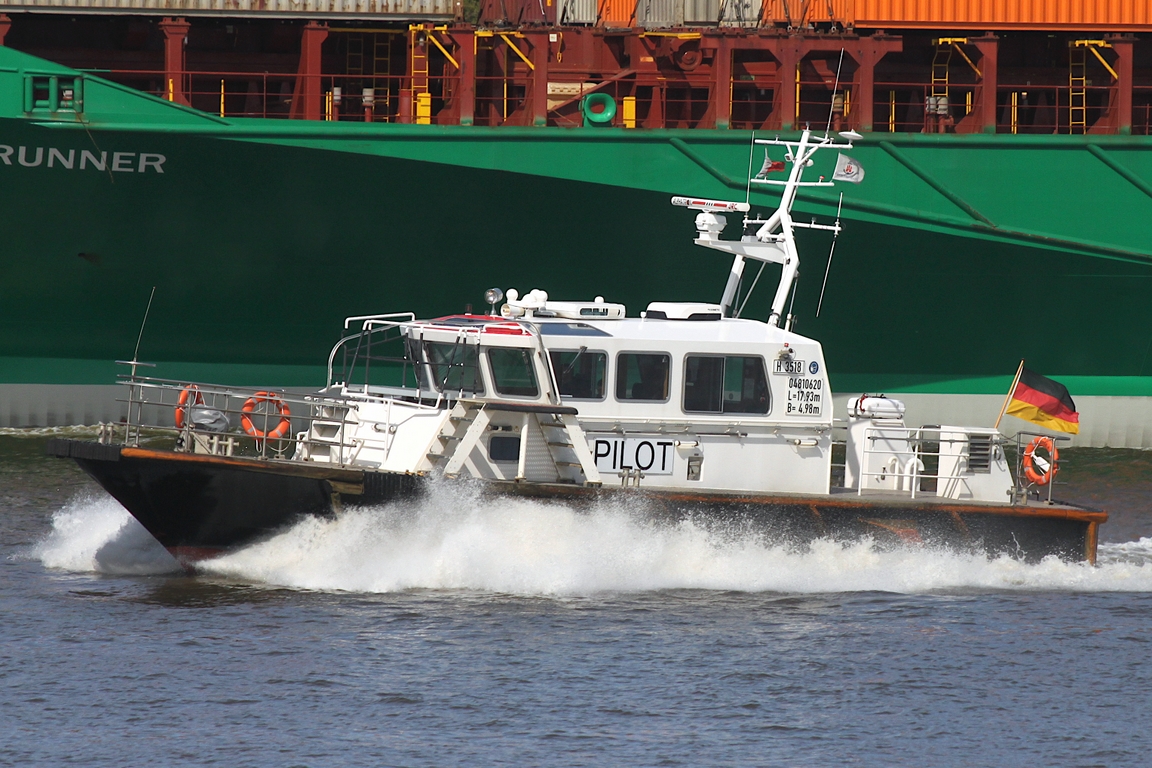 Lotsenversetzer LOTSE 4 (ENI 04810620); Eigner/Betreiber: Lotsendienst Hamburg; Datum: 26.04.2026; Aufnahmeort: Elbe/Hafen Hamburg, Deutschland.