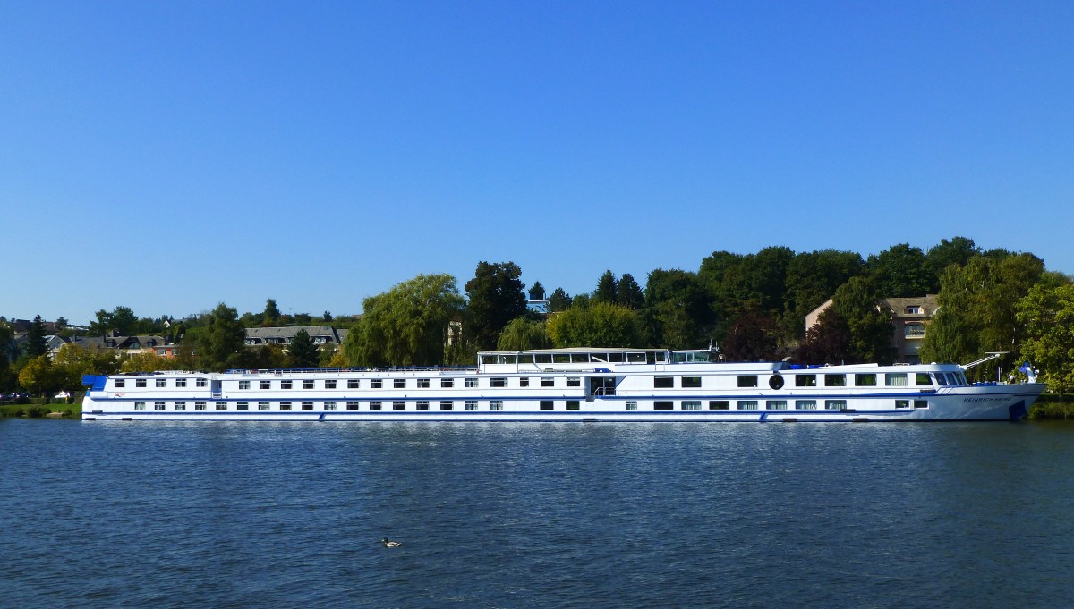 Luxemburg, Remich, Mosel, das Flusskreuzfahrtschiff der WT Cruises  HEINRICH HEINE  (gebaut 1990/91) in Remich, 30.09.2013

