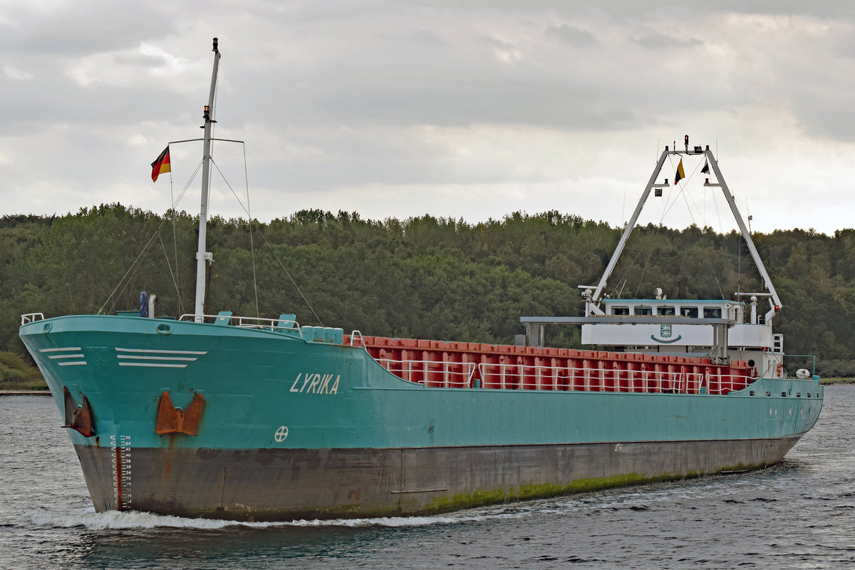 LYRIKA am 20.9.2018 auf der Trave in Richtung Ostsee unterwegs