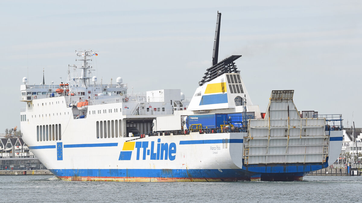 MARCO POLO (IMO 9019080, TT-Line) am 10.05.2022 in Lübeck-Travemünde einlaufend.