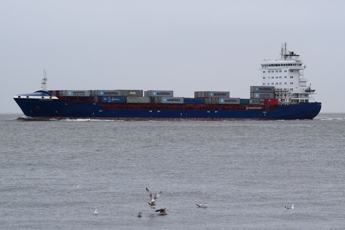 MARIELYST , Feederschiff , IMO 9448669 , Baujahr 2010 , 157.92 × 23.75m , 1085 TEU , Cuxhaven Alte Liebe