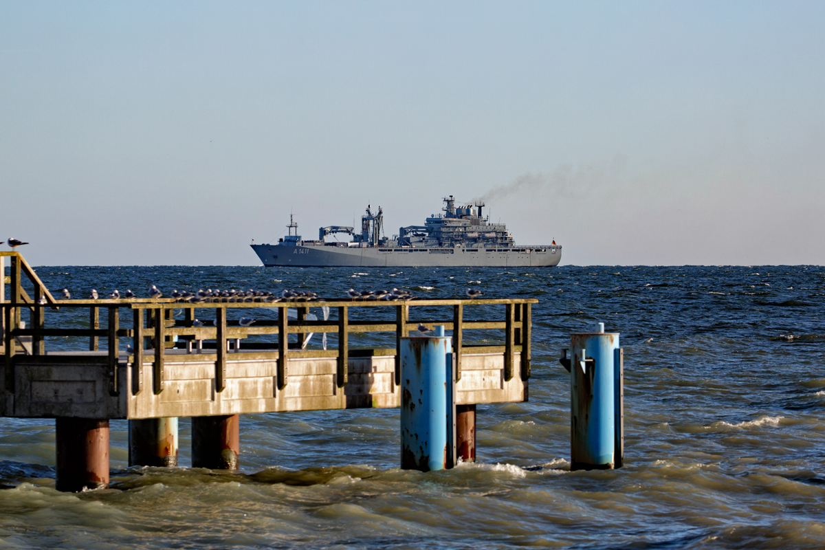 Marine Versorgungsschiff BERLIN A 1411 vor Rügen. - 22.02.2019
