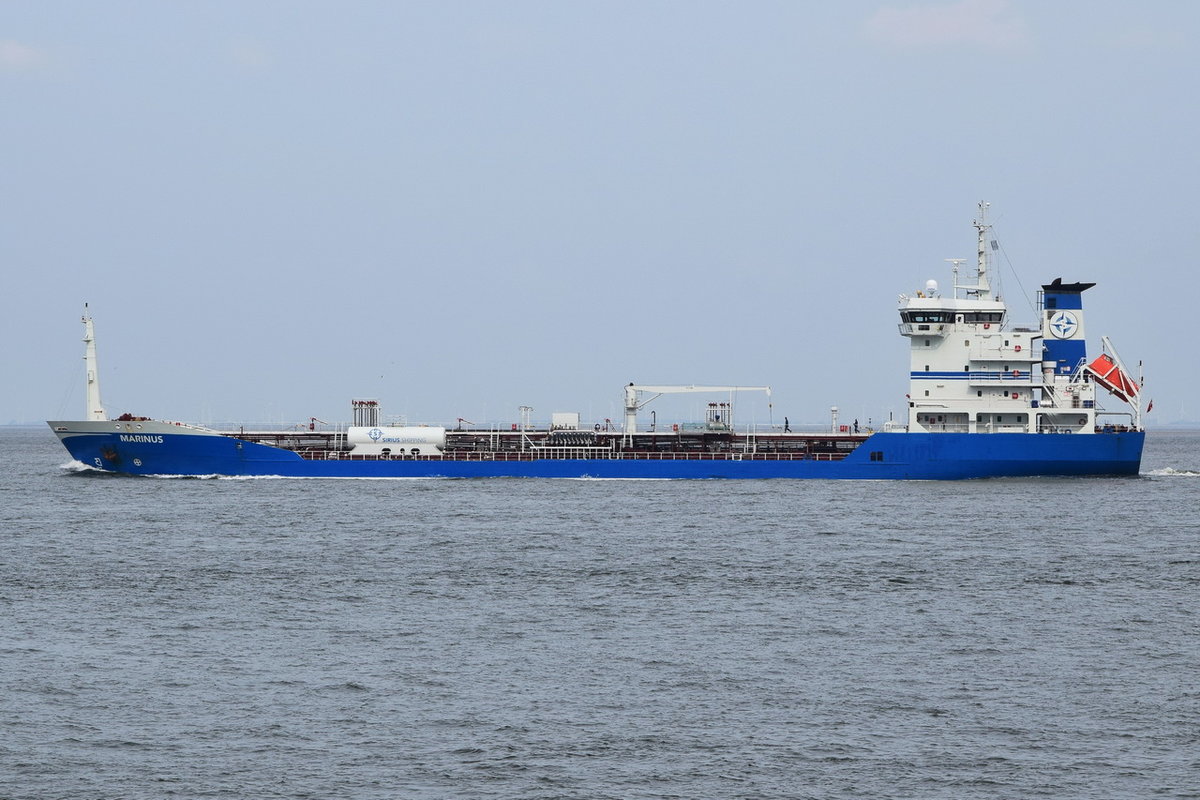 MARINUS , Tanker , IMO 9232840 , Baujahr 2003 , 119.1m × 16.94m ,  bei der Alten Liebe Cuxhaven am 06.09.2018 