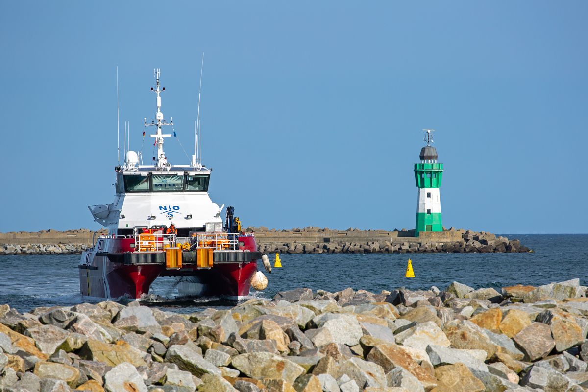 MASTER (IMO 9768643) im Hafen von Mukran. - 12.04.2021
