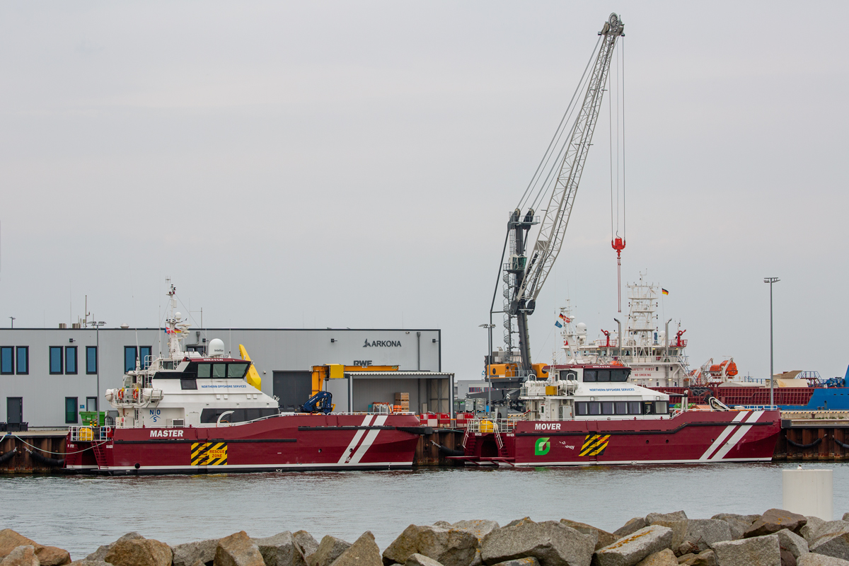 MASTER und MOVER der NOS im Mukraner Hafen. - 10.05.2022