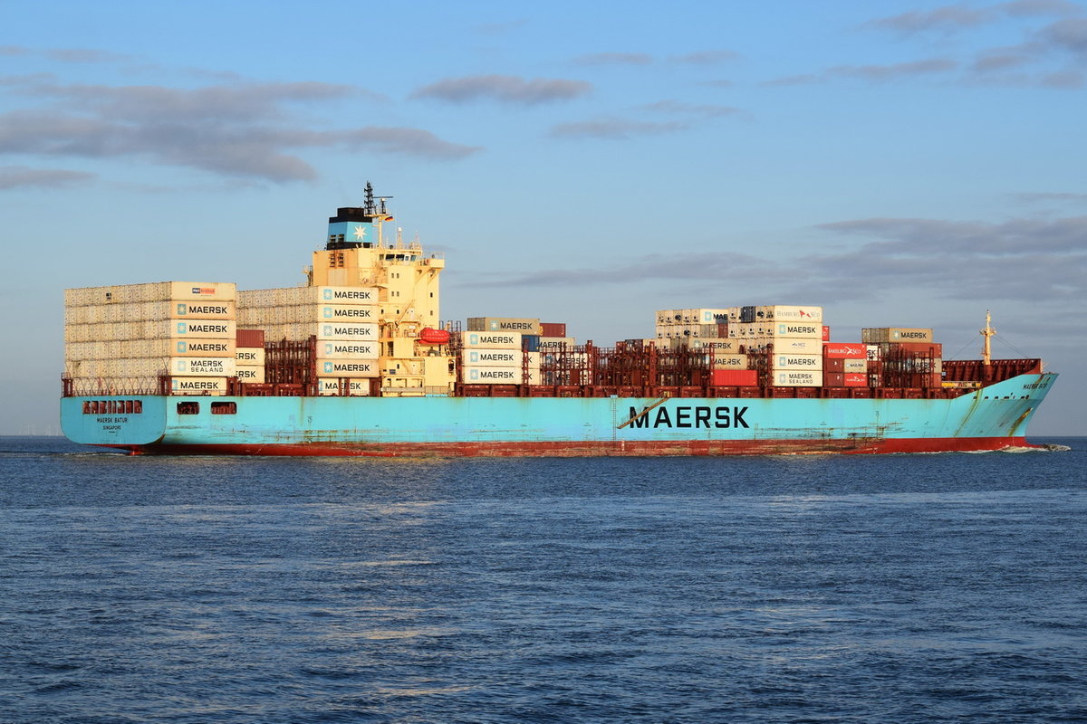 MEARSK BATUR , Containershiff , IMO 9402029 , Baujahr 2009 , 223.3 x 32.2 m , 3100 TEU , 16.03.2020, Cuxhaven