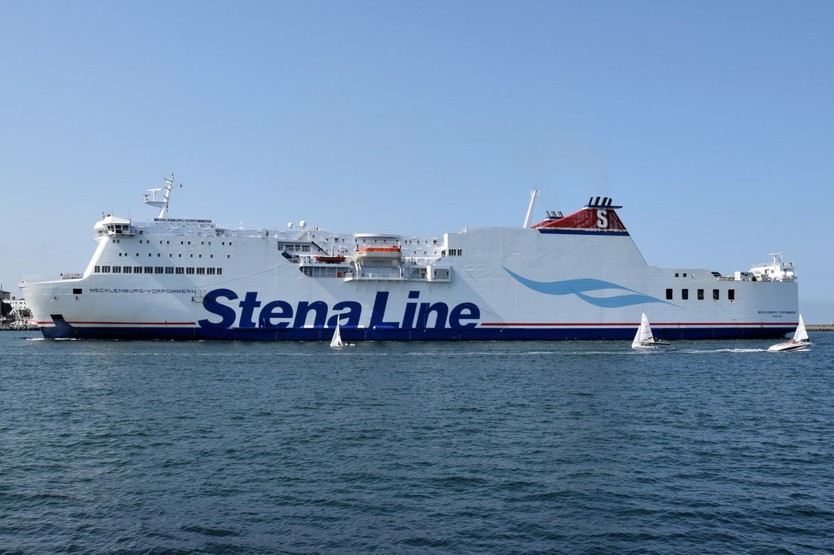 MECKLENBURG-VORPOMMERN , Fracht- und Fährschiff ,IMO 9131797 , Baujahr 1996 , 200 x 29m , 27.08.2016 Rostock-Warnemünde