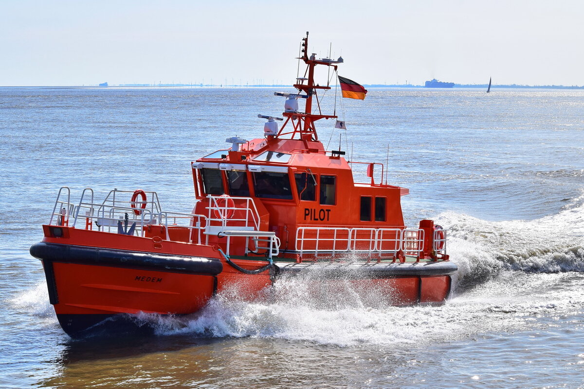 MEDEM , Lotsenboot , IMO 9922342 , 17 x 6 m , 21.04.2022 , Cuxhaven