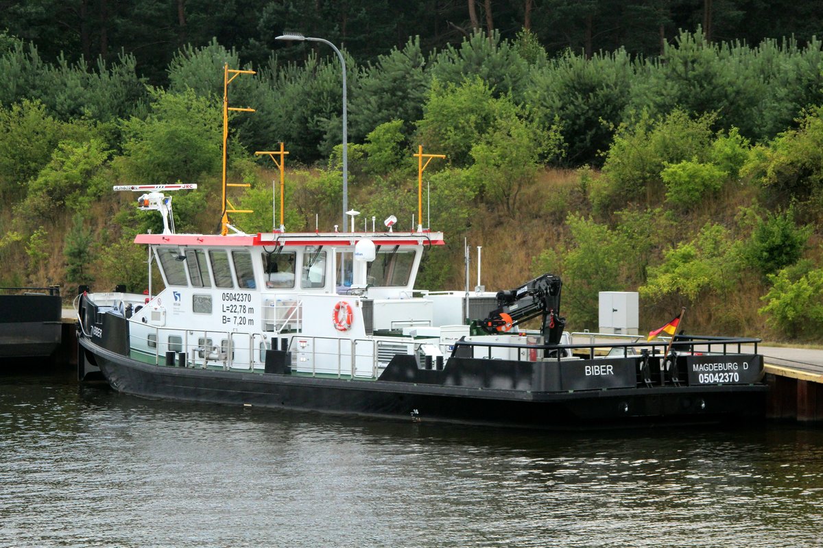 Mehrzweck-Arbeitsschiff und Eisbrecher Biber (05042370 , 22,78 x 7,20m) lag am 30.06.2014 am Bauhof Hohenwarthe / Aussenstelle Niegripp / WSA Magdeburg.