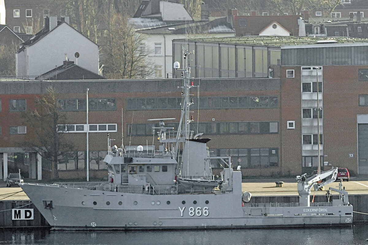 Mehrzweckboot Y 866 BREITGRUND am 08.02.2023 in Kiel