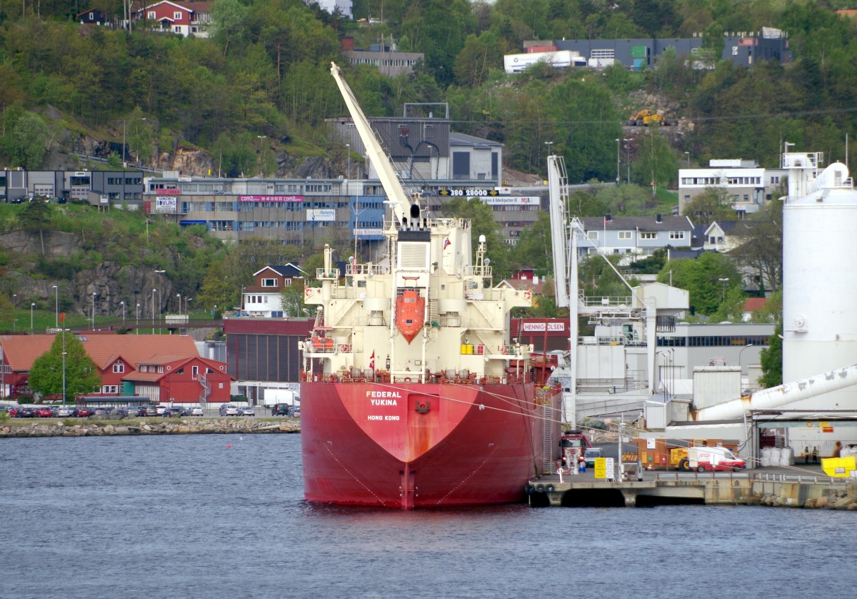 Mehrzweckfrachter Federal Yukina am 15.05.15 in Kristiansand (NOR)