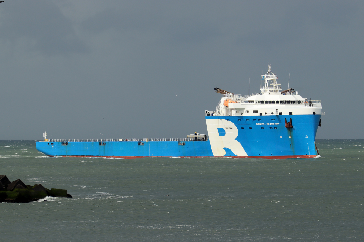 Mehrzweckfrachtschiff  BIGROLL BEAUFORT   vor Maasvlakte/Rotterdam 11.9.2025