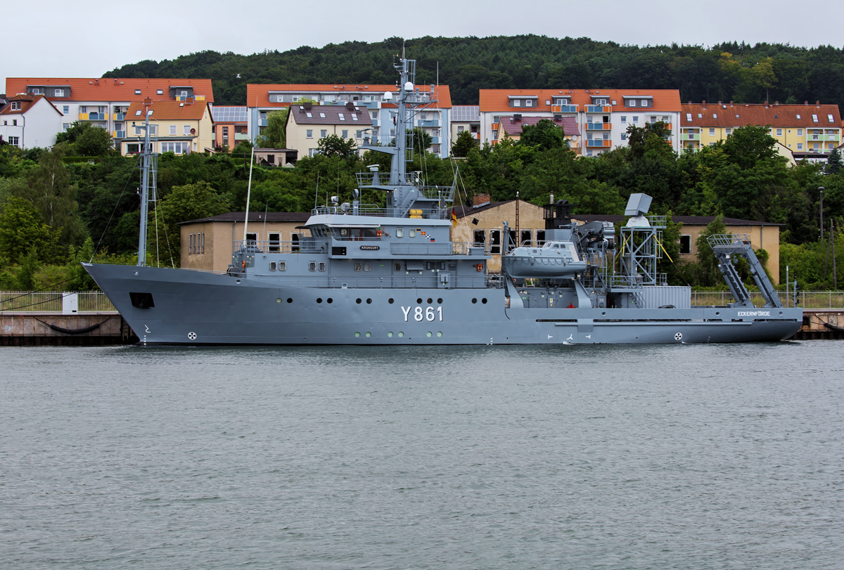 Mehrzweckschiff KRONSORT Y861 der Bundesmarine im Hafen von Sassnitz. - 15.06.2016