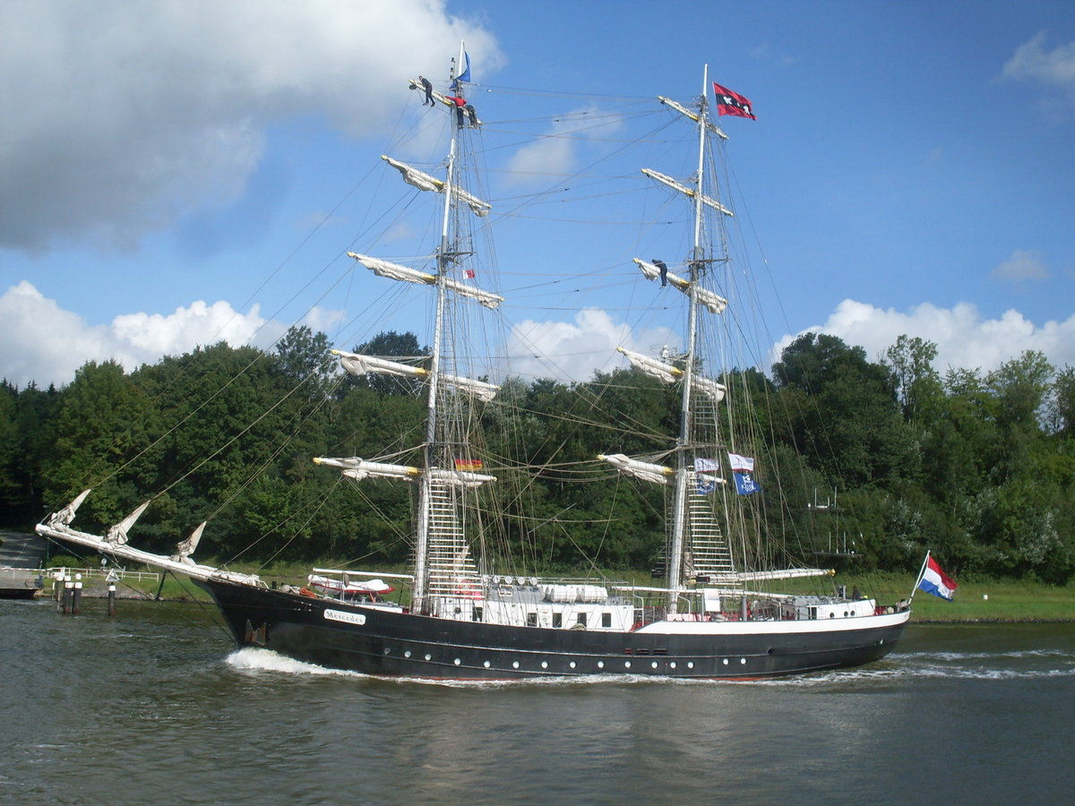 MERCEDES - IMO= 5156658 - 1958 in Leiden (NL) gebaut -am 15.08.2011 im NOK bei Landwehr