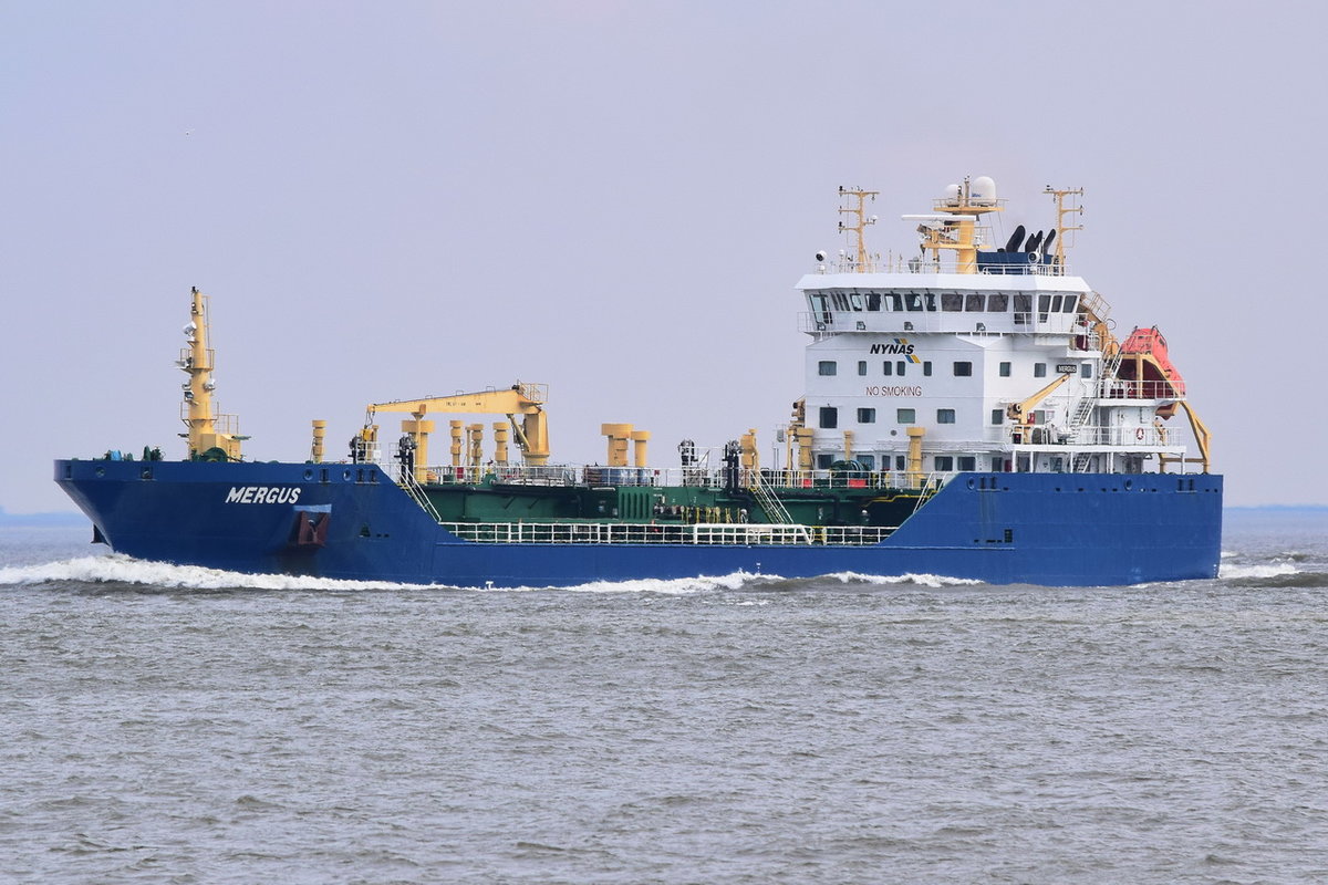 MERGUS , Asphalt/Bitumen Tanker , IMO 9503914 , Baujahr 2012 , 99.9 × 16m , 03.04.2018 Cuxhaven Alte Liebe
