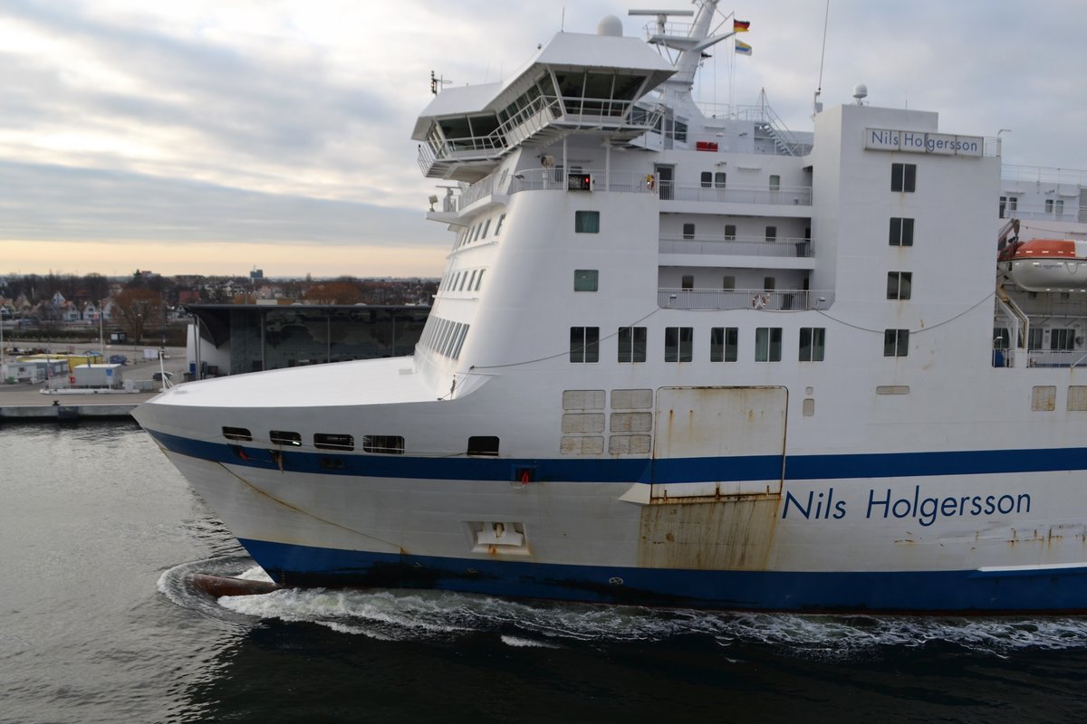 M/F Nils Holgersson einlaufend Rostock Überseehafen.14.12.2018.