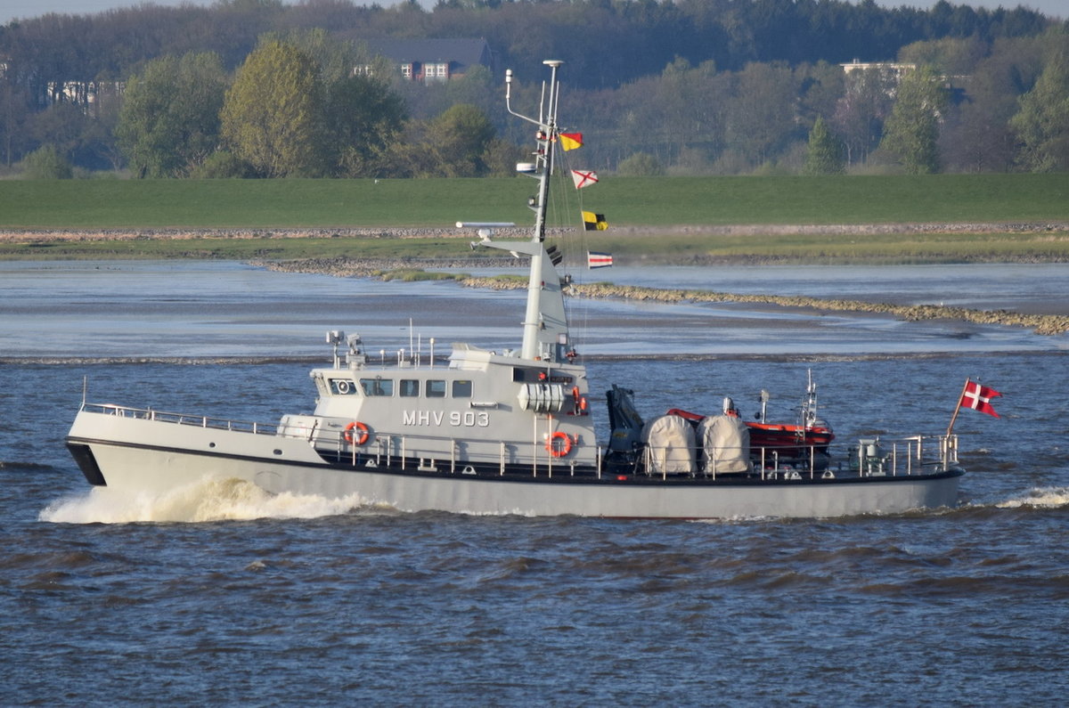 MHV 903  HJORTOE  , Patrouillenschiff Denmark  ,  MMSI 219000167 , Baujahr 2005 , 27 x 6m , 07.05.2017  Grünendeich