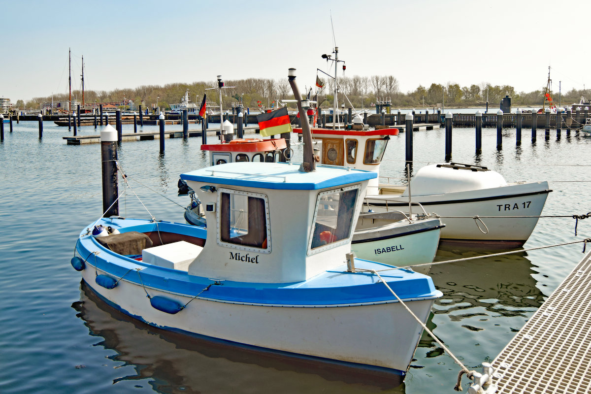 MICHEL am 12.04.2020 im Hafen von Lübeck-Travemünde