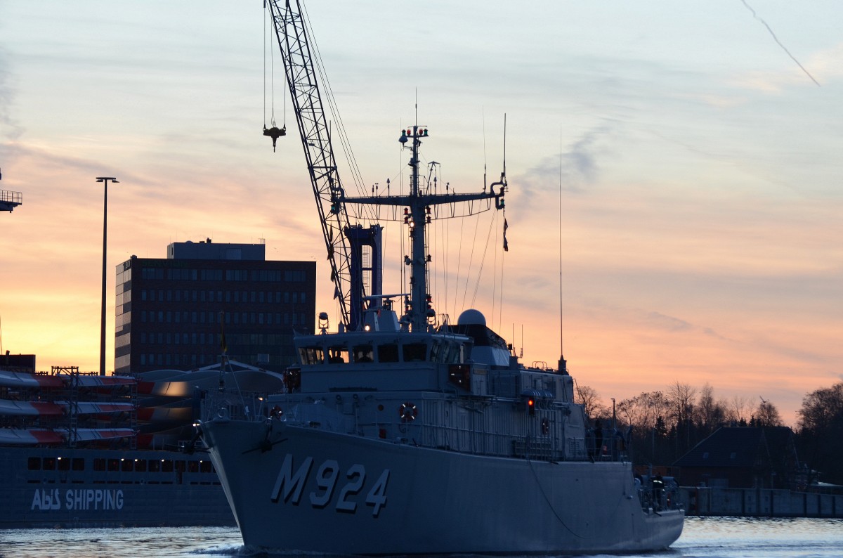 Minensuchboot M924 Primula Flagge:Belgien Länge:51.0m Breite:9.0m im Nord-Ostsee-Kanal bei Rendsburg am 13.12.15