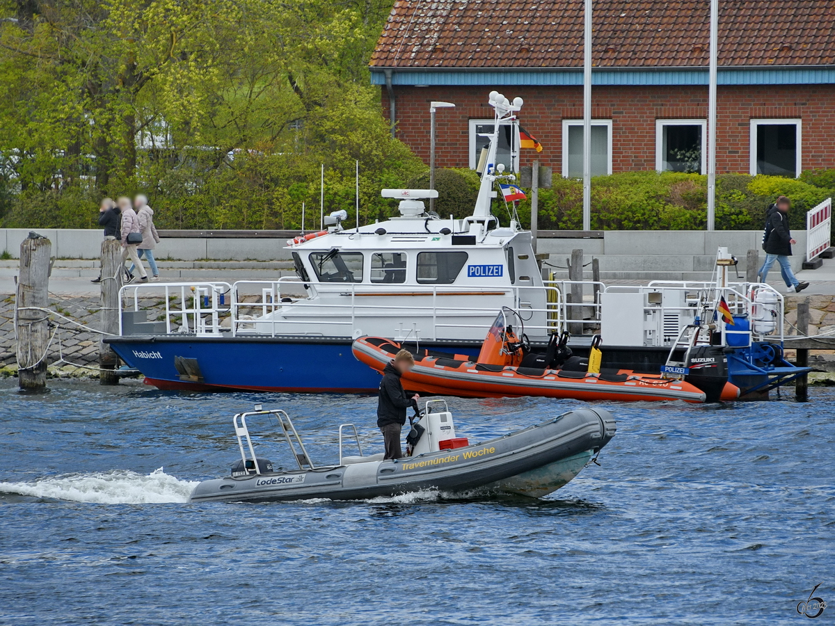 Mit dem Schlauchboot unterwegs, so gesehen im Mai 2023 in Travemünde.