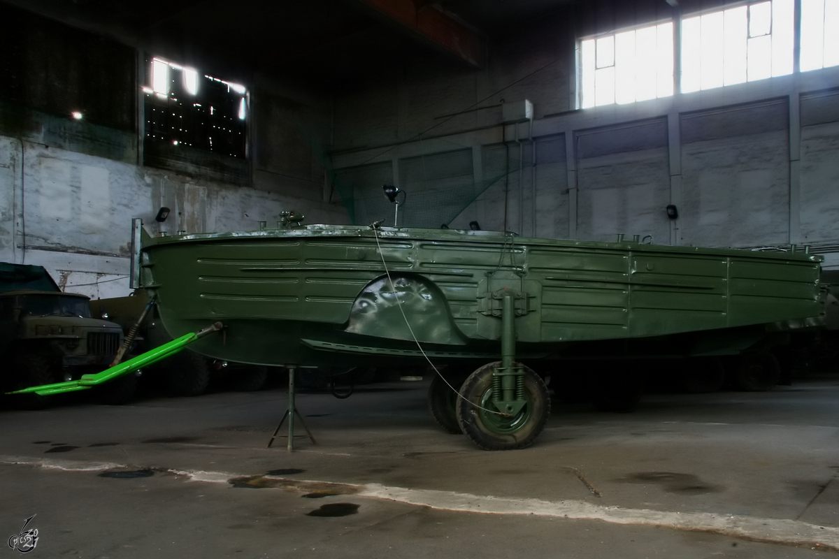 Mitte August 2006 im Technik Museum Pütnitz war dieses BMK-130M-Bugsierboot aus DDR-Produktion ausgestellt.