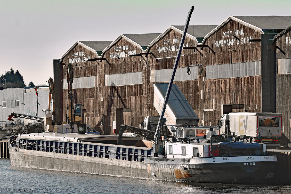 MOCA (ENI 04016490) am 05.02.2020 am Burmannkai in Lübeck liegend