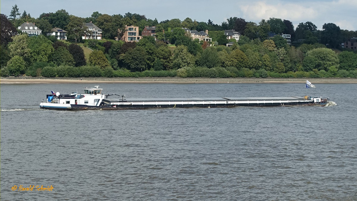 MONTE WYMPER (ENI 04401350) am 21.8.2019, Hamburg, Elbe Höhe Bubendeyufer / 
Ex-Name: ST. MICHAEL /
GMS / Tonnage: 1.122 t / Lüa 82 m, B 8,2 m, Tg 2,52 m /  1 Deutz-Diesel, 368 kW (500 PS) / gebaut 1958 in Mainz / Flagge: D, Heimathafen: Hörstel /
