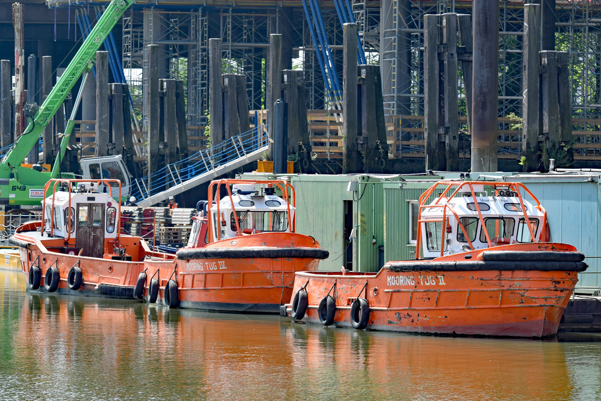 MOORING TUG II (H 7014) und MOORING TUG IV (H 7010) am 26.05.2020 im Hafen von Hamburg