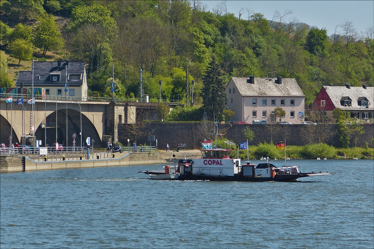 Mosel Fhre Santa Marie in der Mitte der Mosel zwischen Wasserbillig und Oberbillig.  21.04.2017