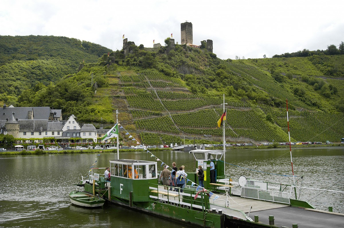 Moselfähre Beilstein. Aufnahme: Juli 2007.