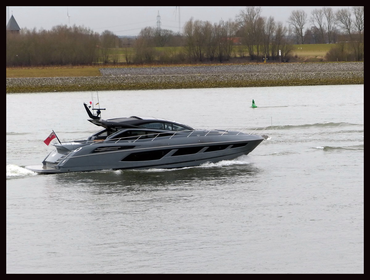 Motor Yacht  68  Februar 2017 auf dem Niederrhein in der Talfahrt.