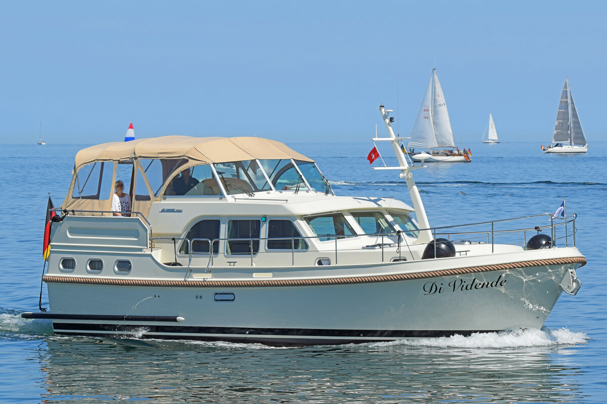 Motorboot DI VIDENDE am 31.5.2021 in der Ostsee vor Lübeck-Travemünde