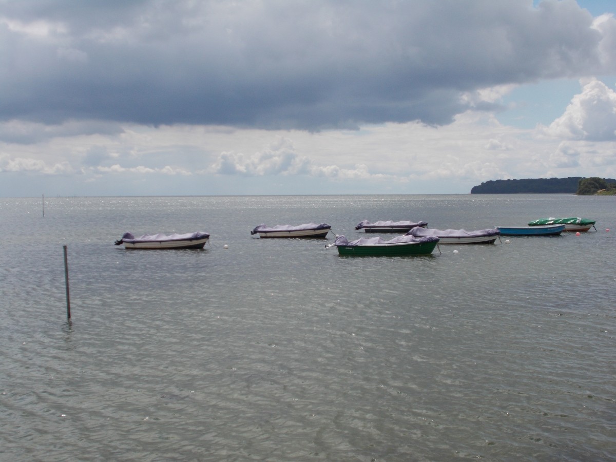 Motorboote in der Stresower Bucht bei Gross Stresow(Rügen) am 02.Juli 2014.

