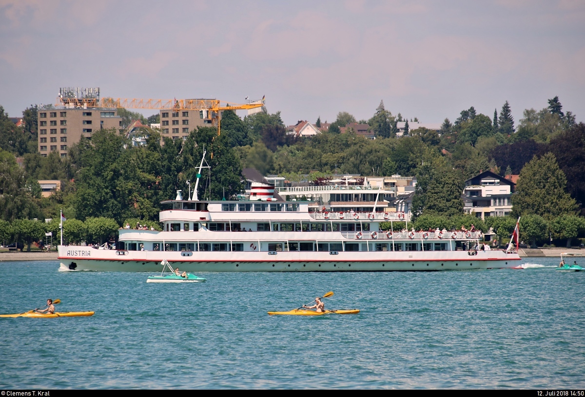 Motorschiff  Austria  der Vorarlberg Lines-Bodenseeschifffahrt (VLB) unterwegs auf dem Bodensee bei Konstanz.
[12.7.2018 | 14:50 Uhr]