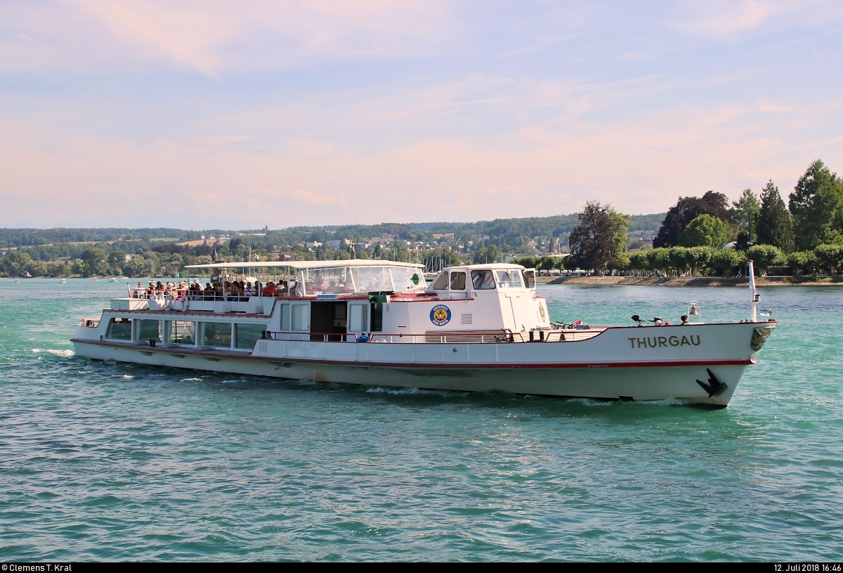 Motorschiff  Thurgau  (Baujahr: 1965) der Schweizerischen Schifffahrtsgesellschaft Untersee und Rhein (URh) unterwegs auf dem Bodensee bei Konstanz.
[12.7.2018 | 16:46 Uhr]