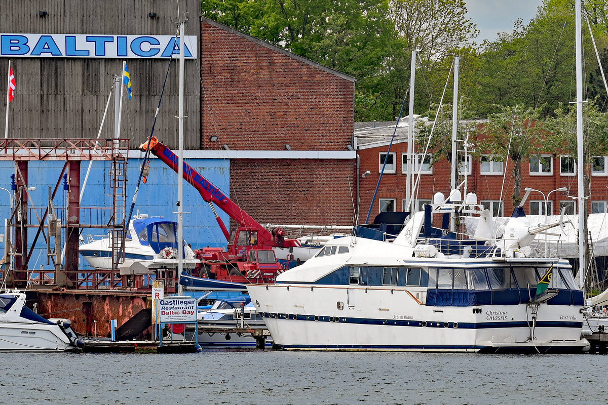 Motoryacht CHRISTINA ONASSIS am 16.05.2020 in Lübeck-Travemünde bei der Marina Baltica liegend