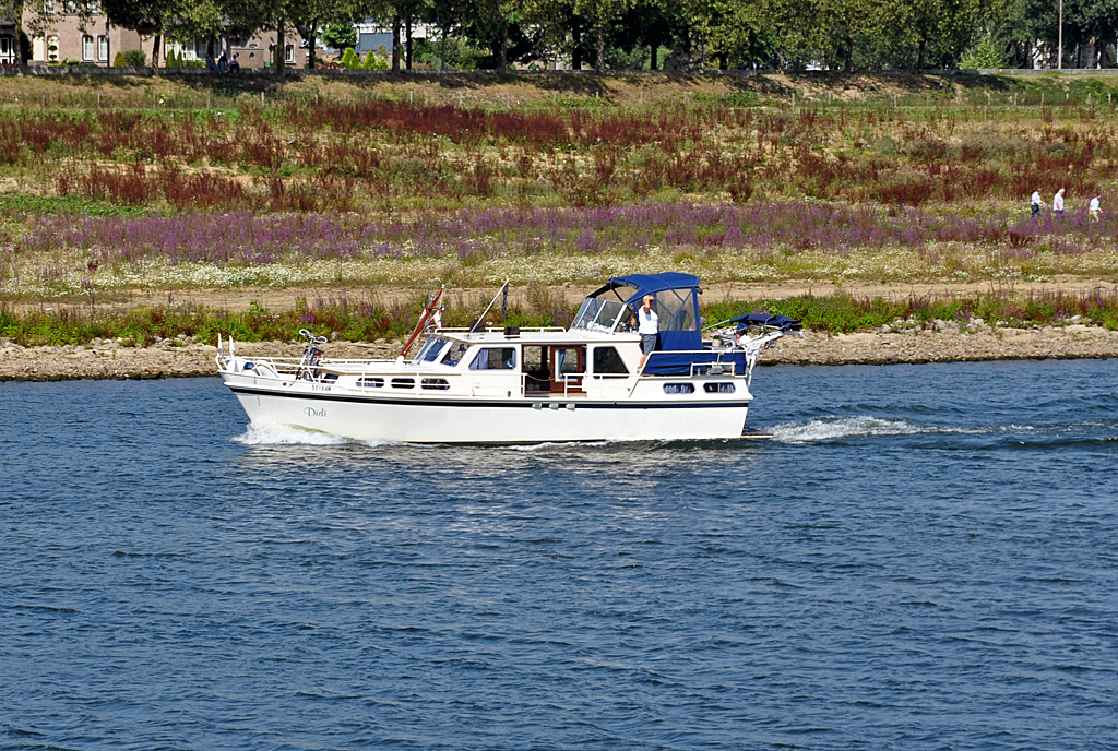 Motoryacht  Didi  auf der Maas in Venlo - 27.08.2013