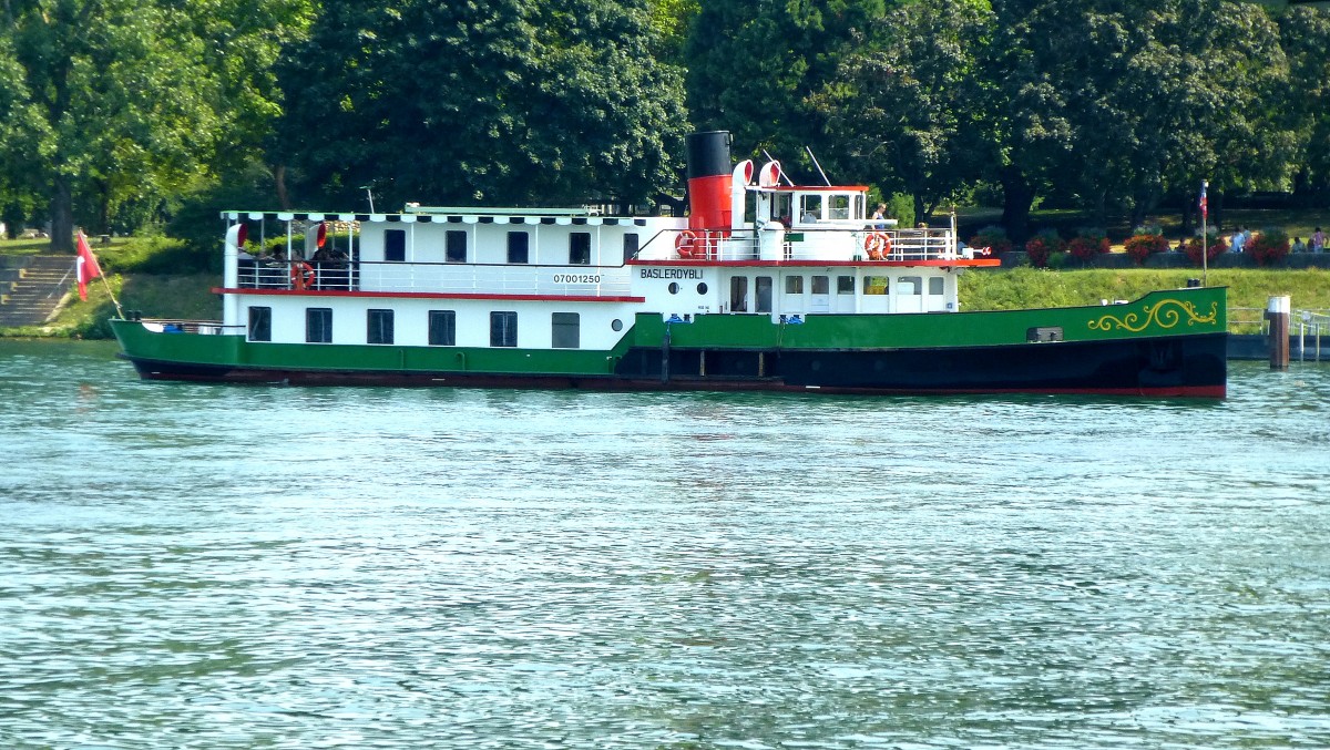 MS  Basler Dybli  (Basler Taube), 1980 gebautes Rheinschiff mit 140 Plätzen, beheimatet in Basel/Schweiz, Aug.2015