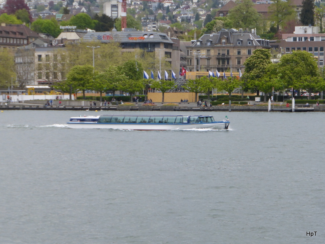 MS Felix unterwegs auf den Zürichsee am 25.04.2015